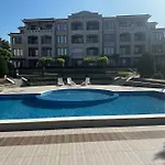 Apartment In Paradise View Complex *