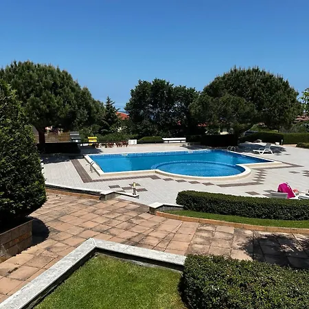 Apartment In Paradise View Complex *