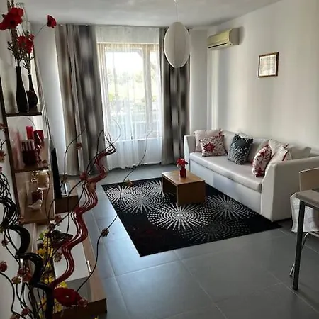 In Paradise View Complex Apartment *